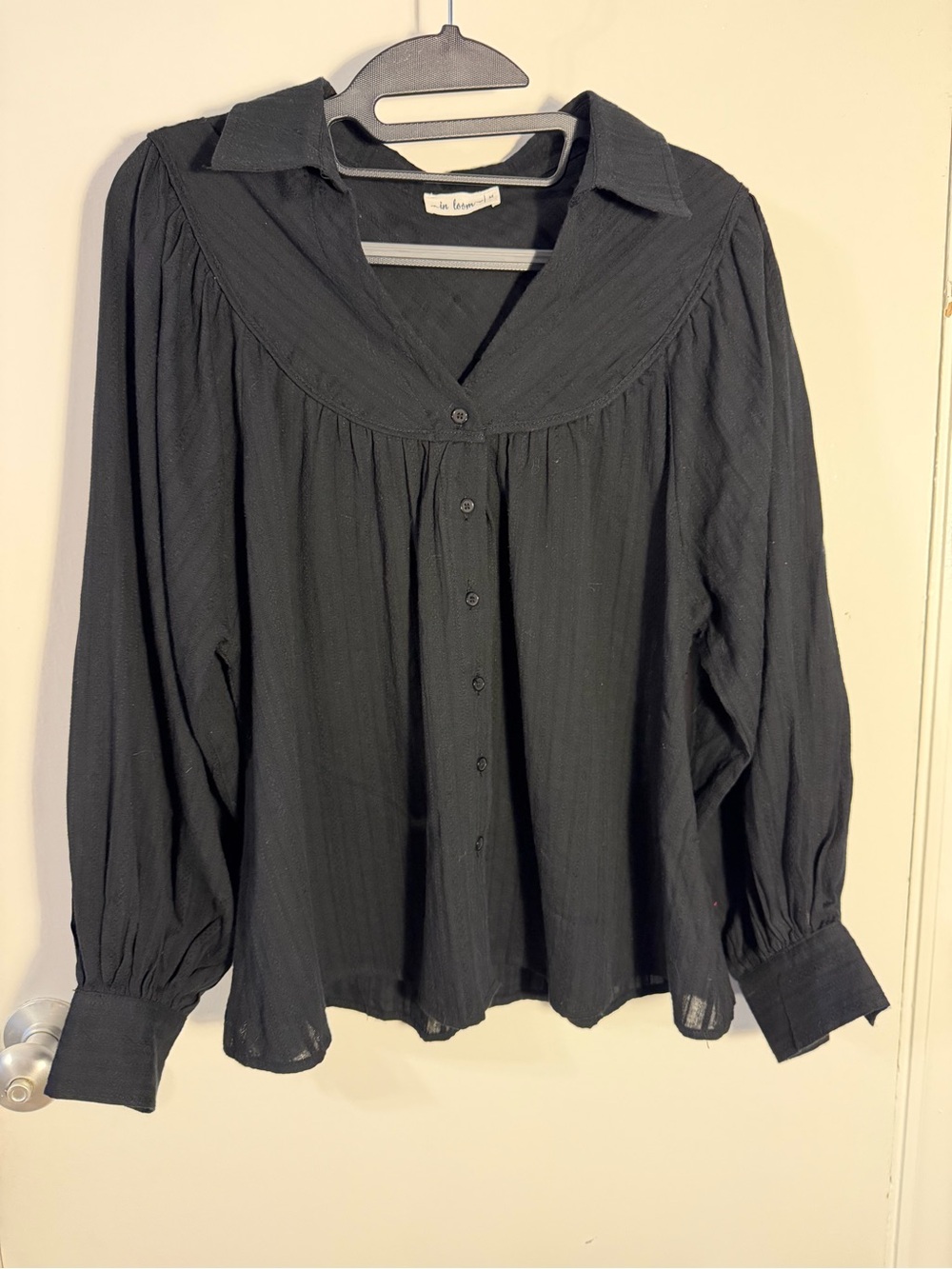 In Bloom Black Button-Front Long Sleeve Blouse Medium